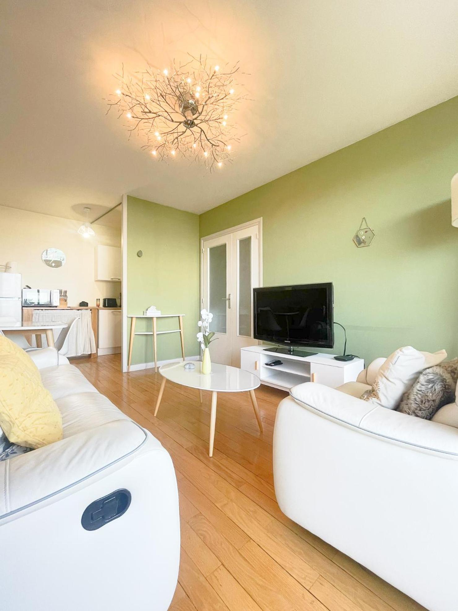 Appartement Spacieux Avec Balcon Bourg-en-Bresse Buitenkant foto