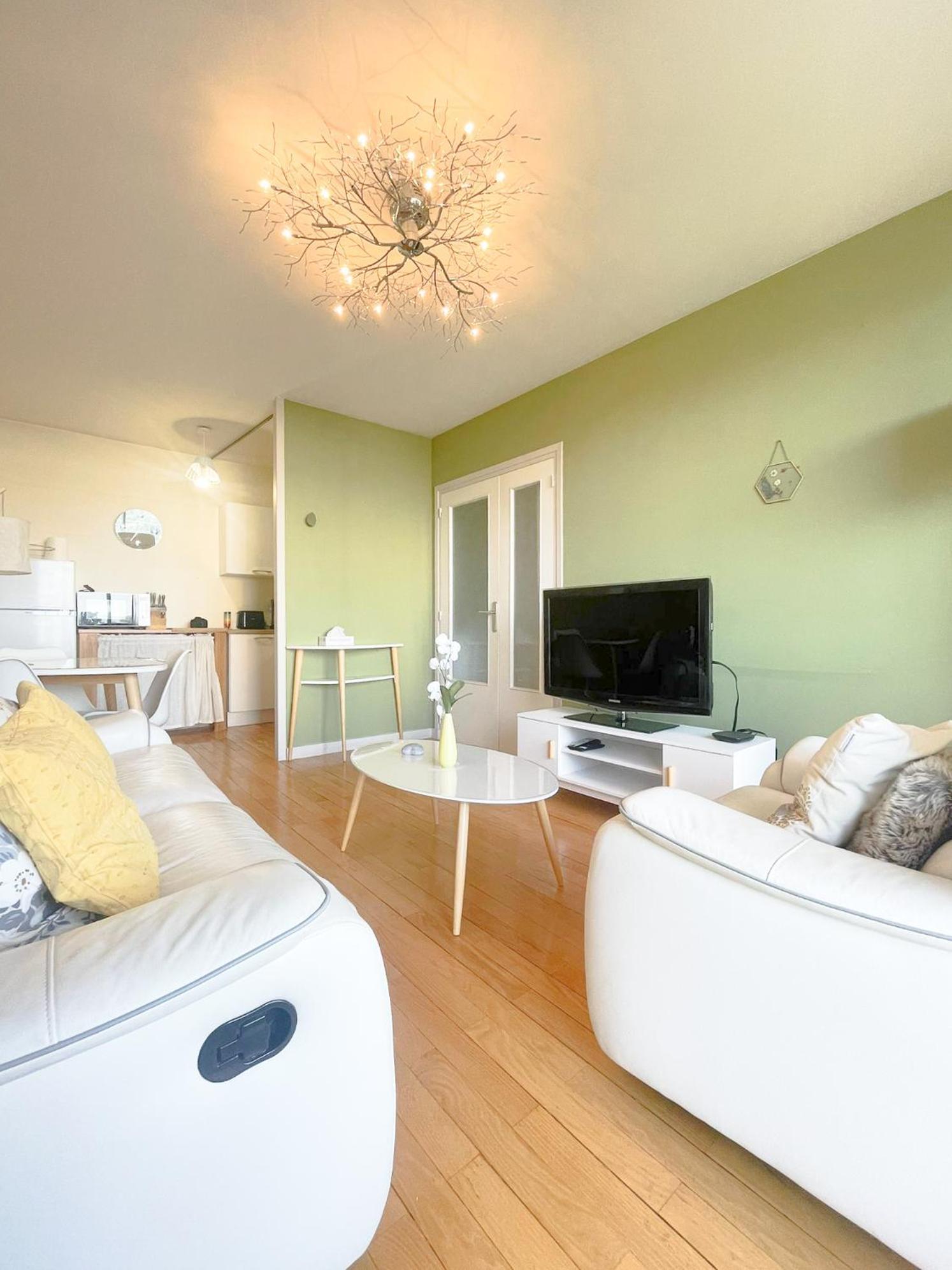 Appartement Spacieux Avec Balcon Bourg-en-Bresse Buitenkant foto